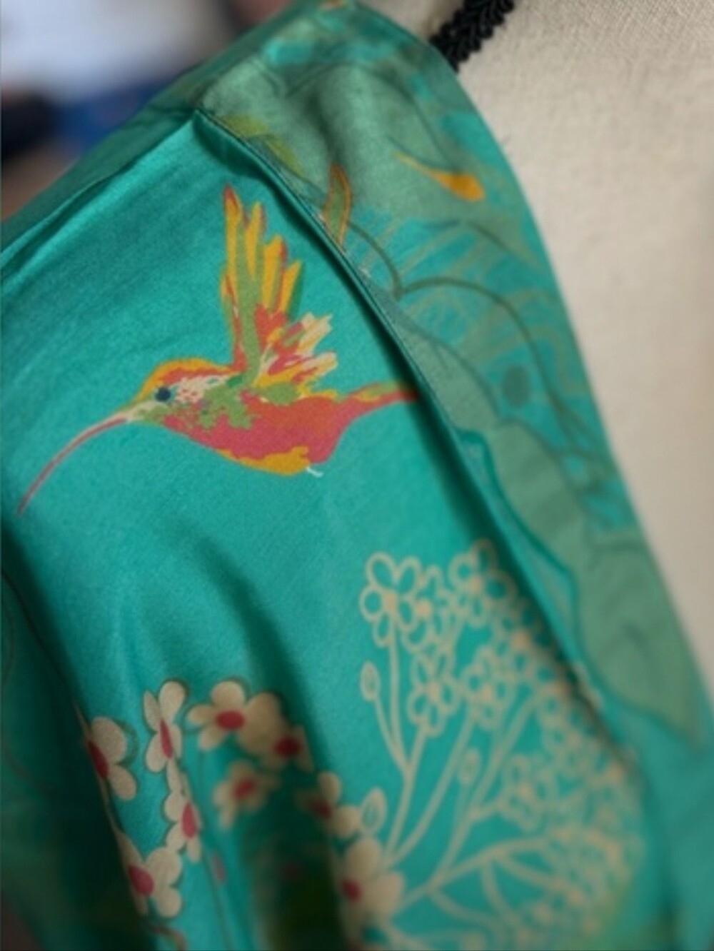 Powder NWT Green Hummingbird And Floral Short Kimono-Style Jacket - Picture 9 of 14